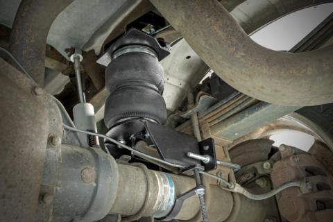 Air Spring Kit with Onboard Air Compressor 05-16 Ford Super Duty 4WD Rough Country