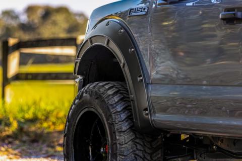 Fender Flares Defender UH Tuxedo Black Metallic Ford F-150 (15-20) Rough Country