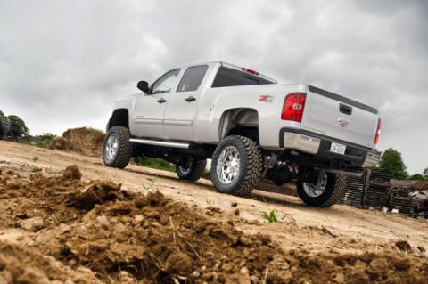 7.5 Inch GM NTD Suspension Lift Kit/V2 (11-19 2500HD/3500HD) Rough Country