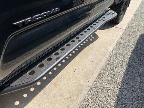 Step Edition Rock Slider For 24-Present Toyota Tacoma/Double Cab Long Bed W/ Kick Out/Yes (Powdercoat)/Powdercoat Cali Raised LED