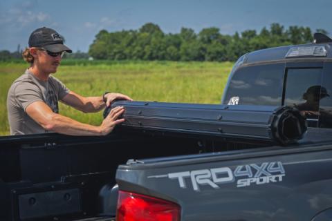 Hard Roll Up Bed Cover 5 Foot Bed Toyota Tacoma 2WD/4WD (2016-2023) Rough Country