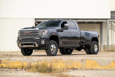 3 Inch Lift Kit UCAs M1 Sierra/Silverado 3500 HD (20-26) Rough Country