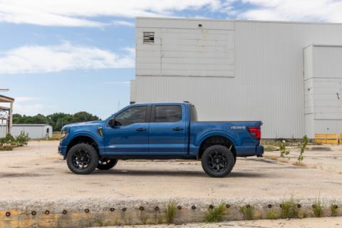 3 Inch Lift Kit Forged UCA N3 Struts Ford F-150 4WD (2021-2026) Rough Country