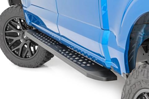RPT2 Running Board Crew Cab Black Ford F-150/Lightning/F-250/F-350/Raptor (15-26) Rough Country