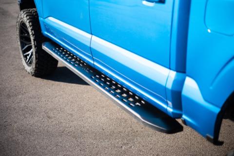 RPT2 Running Board Crew Cab Black Ford F-150/Lightning/F-250/F-350/Raptor (15-26) Rough Country
