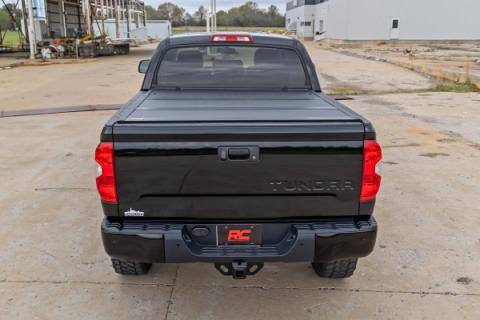 Hard Low Profile Bed Cover 5 Foot 7 Inch Bed Toyota Tundra 2WD/4WD (2007-2021) Rough Country