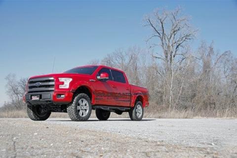 4 Inch Lift Kit M1 Struts/M1 Ford F-150 4WD (2015-2020) Rough Country