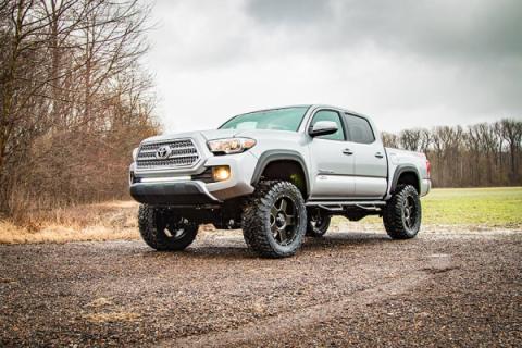 4 Inch Lift Kit M1 Struts/M1 Toyota Tacoma 2WD/4WD (2016-2023) Rough Country