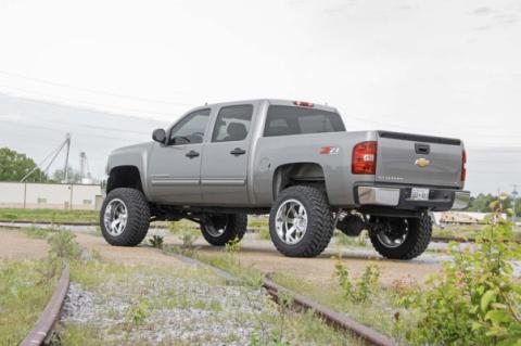 7.5 Inch Suspension Lift Kit Lifted Struts 07-13 Silverado/Sierra 1500 Rough Country