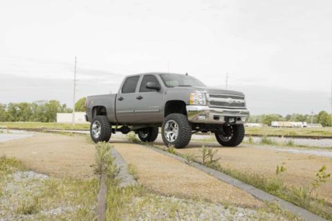 7.5 Inch Suspension Lift Kit Lifted Struts 07-13 Silverado/Sierra 1500 Rough Country