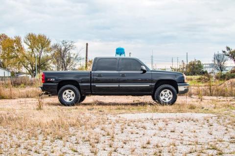 1.5-2.5 Inch Leveling Lift Kit Premium N3 Shocks 99-06 Silverado/Sierra 1500 4WD Rough Country