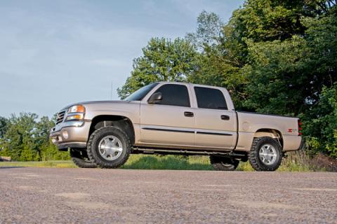 1.5-2 Inch Lift Kit M1 Silverado/Sierra 1500 4WD (1999-2006 &amp; Classic) Rough Country