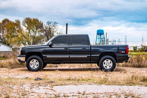 1.5-2 Inch Lift Kit M1 Silverado/Sierra 1500 4WD (1999-2006 &amp; Classic) Rough Country