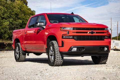 3.5 Inch Lift Kit M1 Struts/M1 Red Chevy Silverado 1500 2WD/4WD (2019-2024) Rough Country