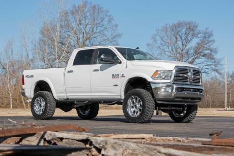 5 Inch Lift Kit FR Gas Coil Radius Arms 14-18 Ram 2500 4WD Rough Country