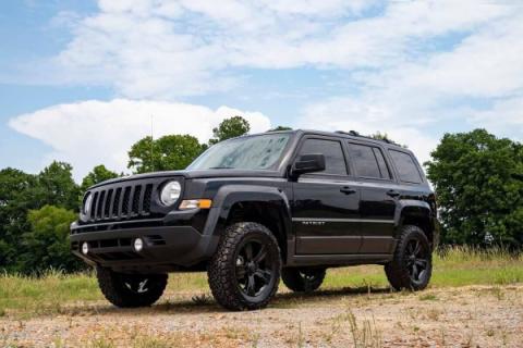 2 Inch Jeep Suspension Lift Kit 10-17 Patriot 4WD Rough Country