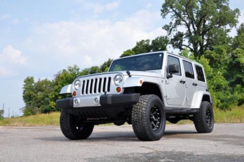3.25 Inch Jeep Suspension Lift Kit w/V2 Shocks 07-18 Wrangler JK Unlimited Rough Country