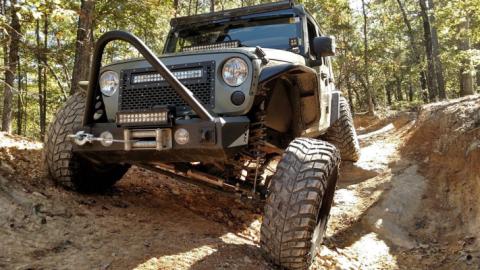 4 Inch Jeep X-Series Suspension Lift Kit w/V2 Shocks 07-18 Wrangler JK Unlimited Rough Country