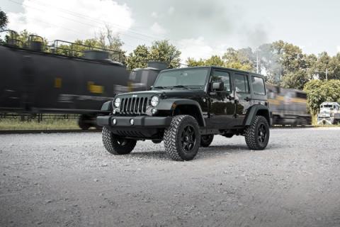 2.5 Inch Jeep Suspension Lift Kit w/V2 Shocks 07-18 Wrangler JK Unlimited Rough Country