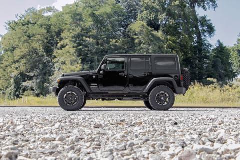2.5 Inch Jeep Suspension Lift Kit w/V2 Shocks 07-18 Wrangler JK Unlimited Rough Country