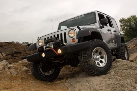 4 Inch Jeep Suspension Lift Kit V2 Monotube Shocks 07-18 Wrangler JK Unlimited Rough Country