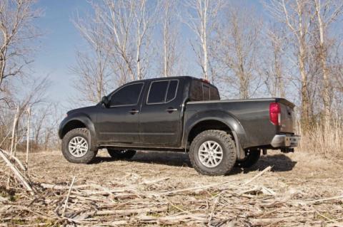 2.5 Inch Leveling Strut Extensions Red 05-Up Frontier/Xterra Rough Country