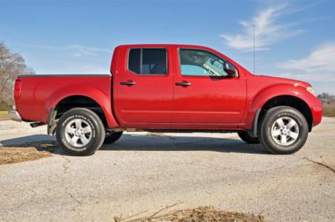 2.5 Inch Leveling Strut Extensions Red 05-Up Frontier/Xterra Rough Country