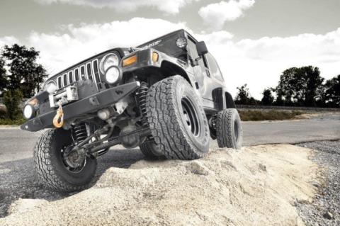 4 Inch Lift Kit V2 97-02 Jeep Wrangler TJ 4WD Rough Country