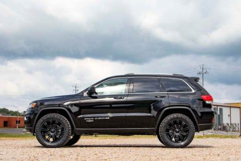 2.5 Inch Lift Kit N3 Struts 11-15 Jeep Grand Cherokee 4WD Rough Country