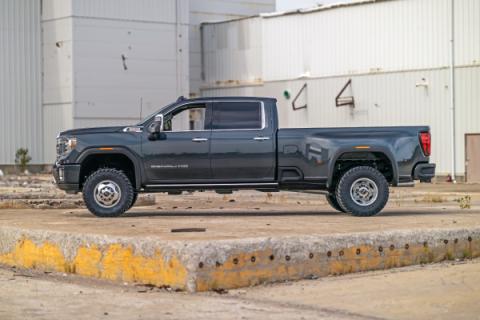 3 Inch Lift Kit UCAs M1 Sierra/Silverado 3500 HD (20-26) Rough Country