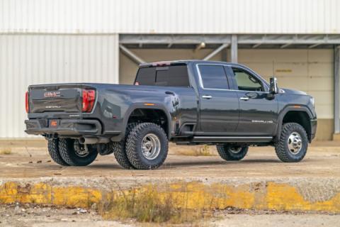 3 Inch Lift Kit UCAs M1 Sierra/Silverado 3500 HD (20-26) Rough Country