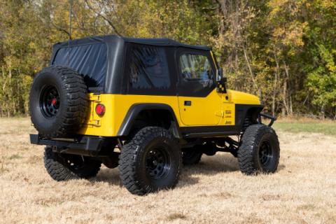Black Daytona, 15x10 (5x4.5) Wheel Rough Country