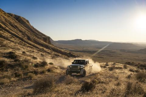 Shock Absorber 20-On Jeep Gladiator JT Gladiator Rear Performance Series 2.0 Remote Reservoir 2-3 Inch Lift FOX