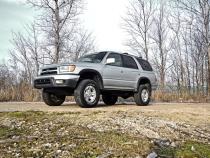 3 Inch Lift Kit M1 Struts/M1 Toyota 4Runner 2WD/4WD (1996-2002) Rough Country