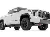 Power Running Boards Dual Electric Motor CrewMax Toyota Tundra (22-26) Rough Country