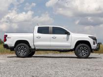 2 Inch Lift Kit Chevy Colorado 4WD (2023) Rough Country