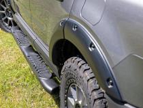 Oval Nerf Step 4.5 Inch Crew Cab Black 21-Up Ford Bronco Sport 4WD Rough Country