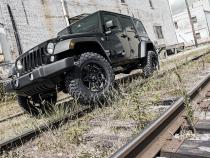 2.5 Inch Jeep Suspension Lift Kit w/V2 Shocks 07-18 Wrangler JK Unlimited Rough Country