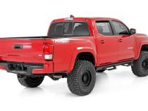 3.5 Inch Lift Kit Red UCA M1 Struts w/ Rear Leaf Springs Toyota Tacoma 2WD/4WD (2005-2023) Rough Country