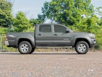 2 Inch Leveling Lift Kit 05-23 Tacoma Rough Country