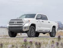 2.5-3 Inch Leveling Lift Kit 07-20 Tundra 4WD Rough Country
